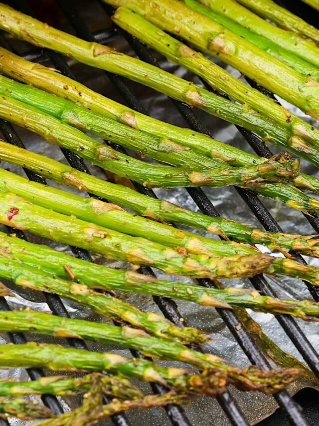 Smoked Asparagus with Herbs and Spices: Healthy Vegetable Side Dish